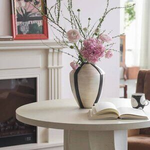 Neutral Decorative Vase – New Condition